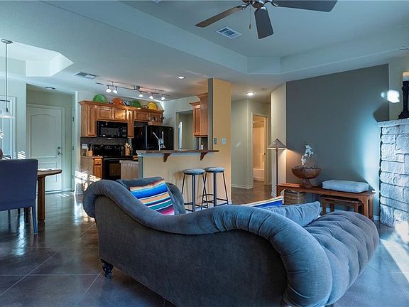4th image of 18501 Staghorn Dr