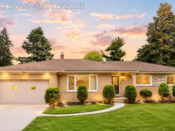 37542 Andrew Dr, Sterling Heights, MI 48312