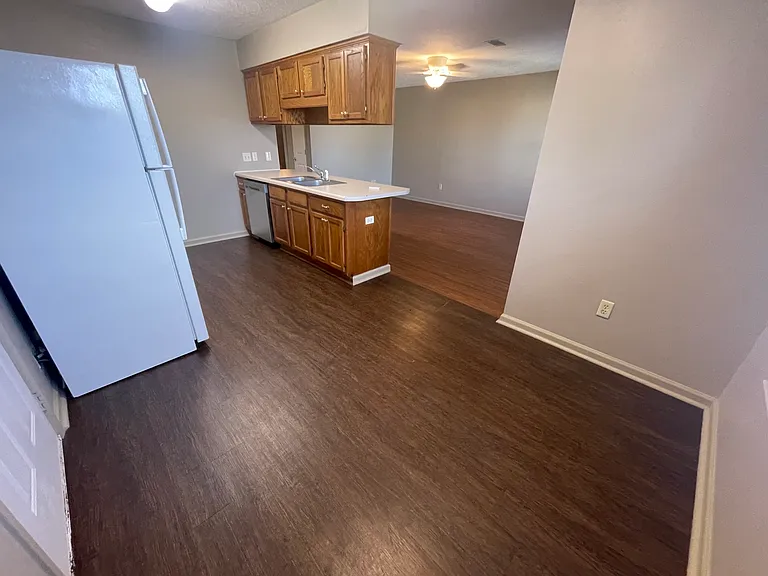 655 Cherub Dr — Photo 3