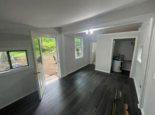 252 Amherst Rd, Belchertown, MA 01007