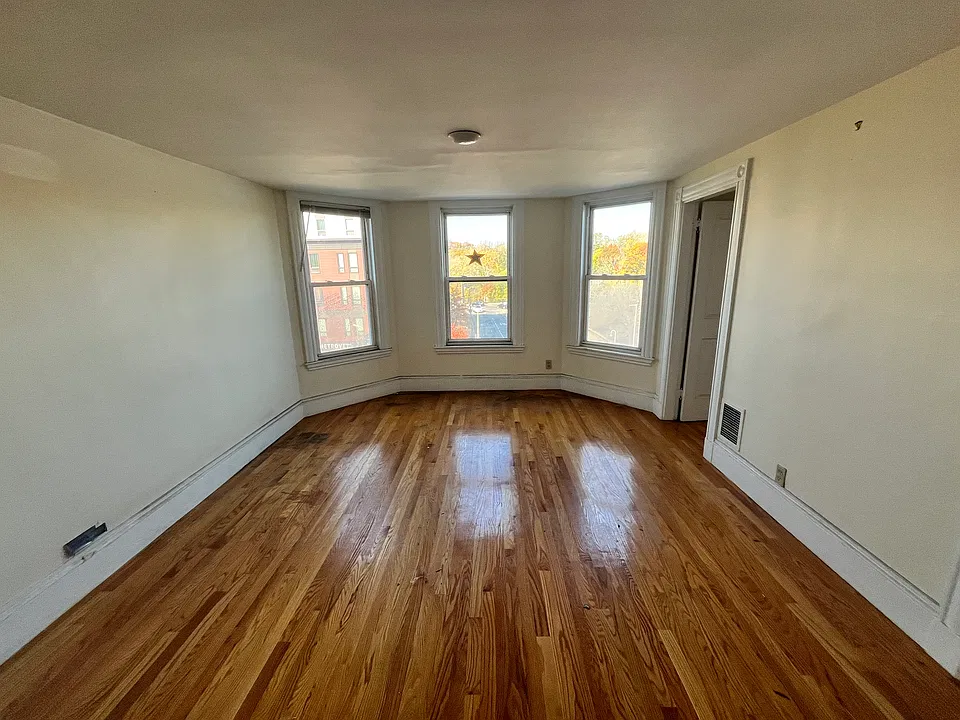 80 Hyde Park Ave #3