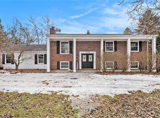 13428 Sequoia Ln, South Lyon, MI 48178