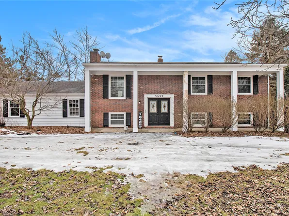 13428 Sequoia Ln, South Lyon, MI 48178