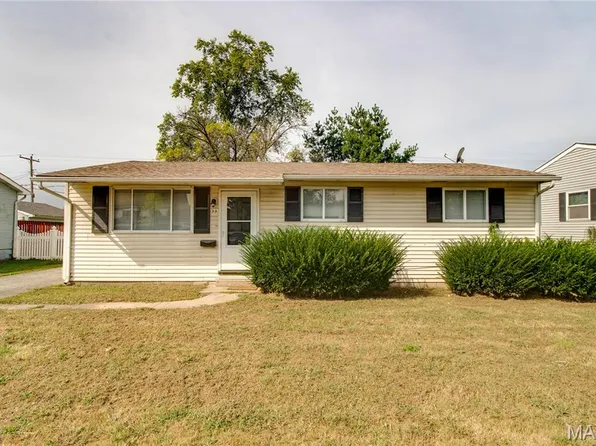 99 Bonds Ave, East Alton, IL 62024