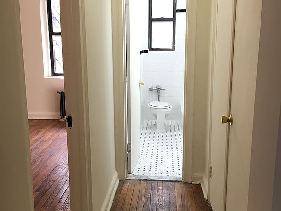 4th image of 4316 47th St APT E21