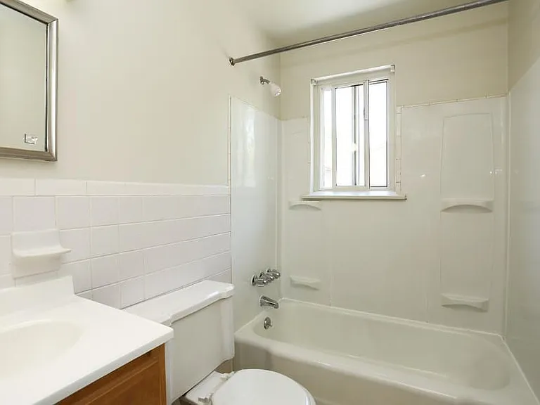 Parkside Apartments — Photo 15