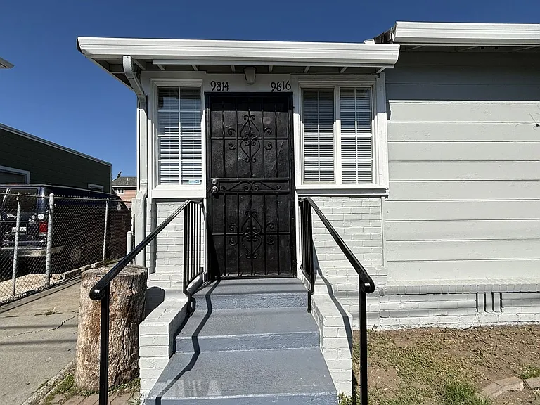 F09814 — Photo 2