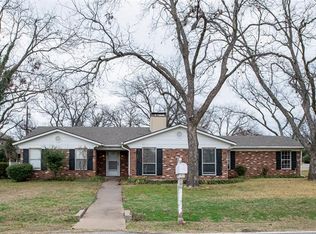 9211 Hanging Moss Dr, Granbury, TX 76049