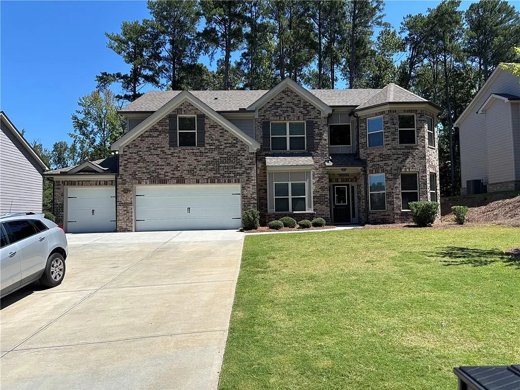 5 bed, 3.0 bath, 3150 sqft, $2,850 — Photo 2