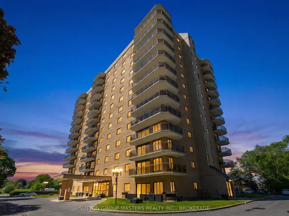 257 Bath Rd #102, Kingston, ON K7M 7T3
