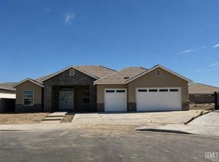 16741 Pinecrest Ct, Bakersfield, CA 93314