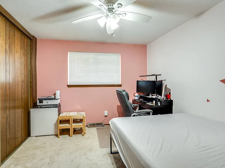 7708 Delaware Dr — Photo 16