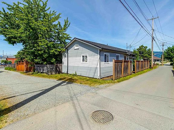 4th image of 4360 Morton St