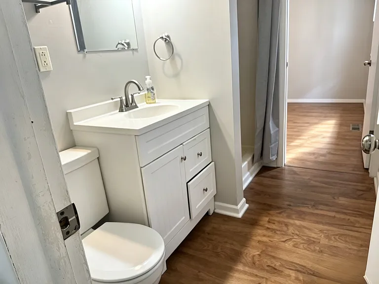 924 Princess Dr — Photo 17