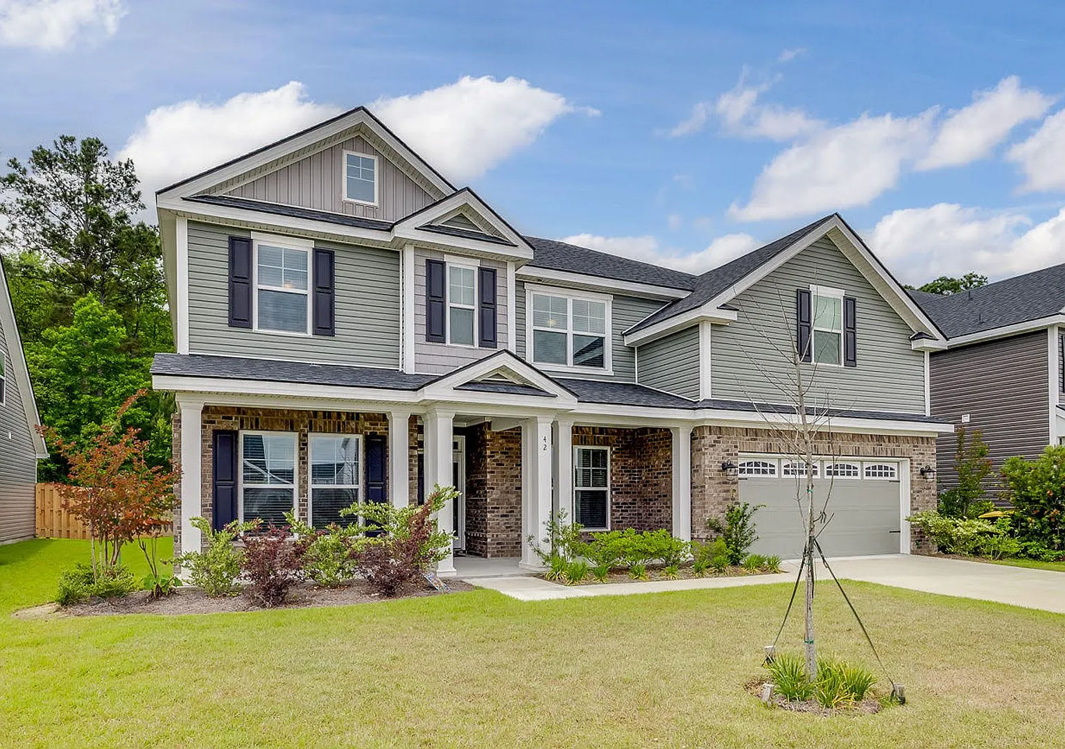 Elegant Savannah Living 5BR Home with Spacious Primary Suite & Dual Living Spaces — Photo 3
