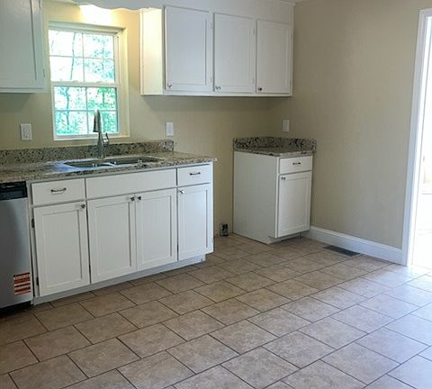 5th image of 600 Bassinger St