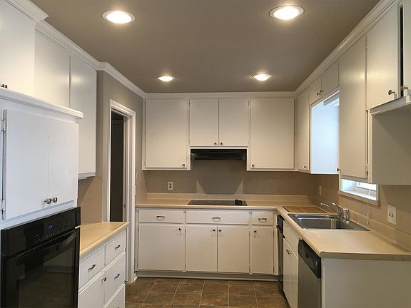 3rd image of 4605 NW 29th St