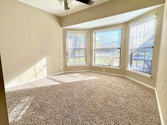 3rd image of 2262 Ironstone Dr W