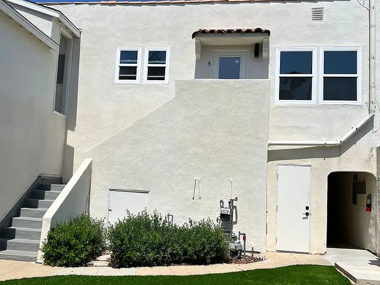917 Lincoln Blvd — Photo 2