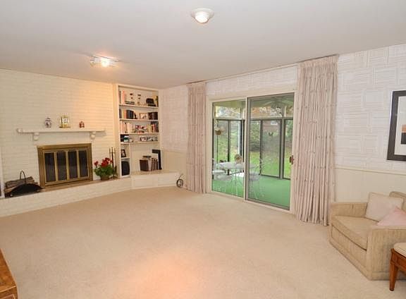 5th image of 1214 Eaton Dr