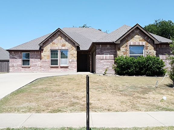 4th image of 221 Anthony Ln