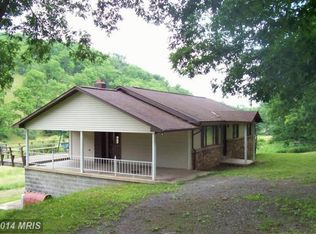 3379 Buckbee Holw, Maysville, WV 26833