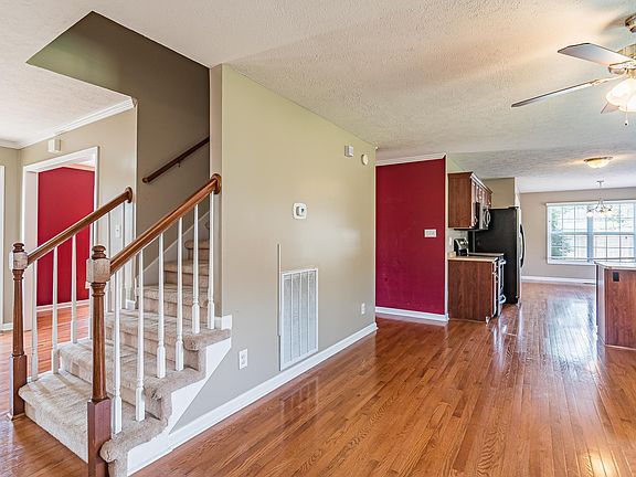 4th image of 722 Cedar Grove Ct