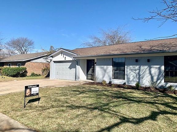 2nd image of 512 Southlake Dr