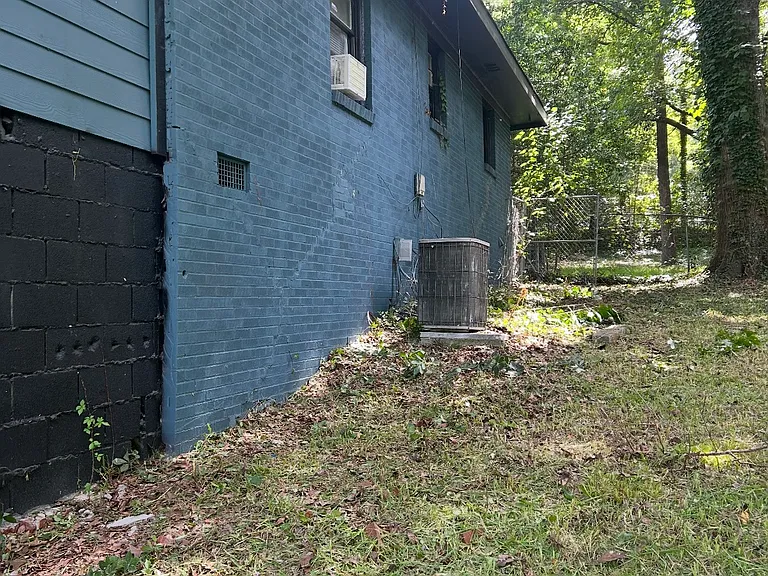 Shelby St — Photo 10