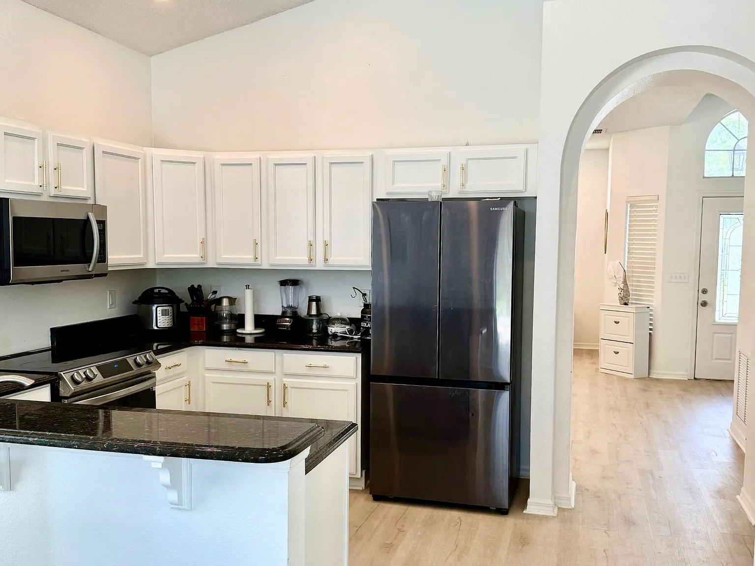 4 bed, 1873 sqft, $2,950 — Photo 3