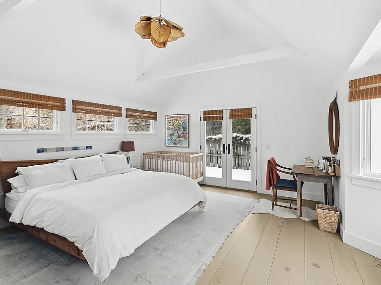 10 Hampton Ln — Photo 14