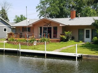 11509 N Venetian Dr, Syracuse, IN 46567