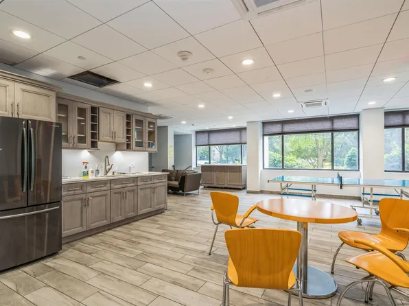 45 River Dr South image 48 of 49