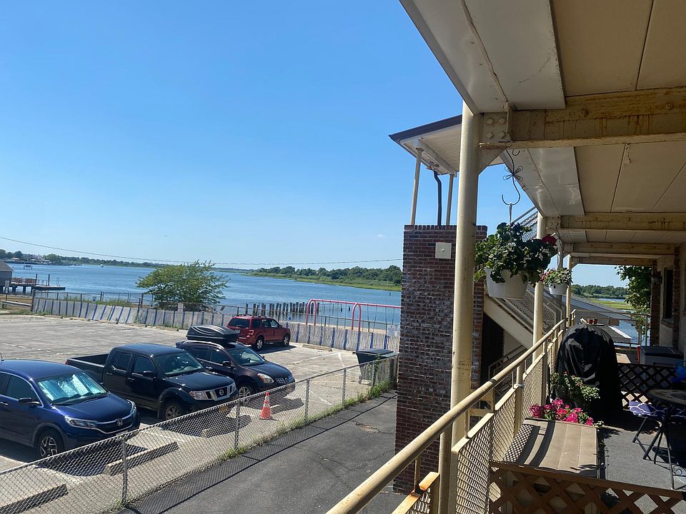 1st image of 9 Beach Walk APT 4