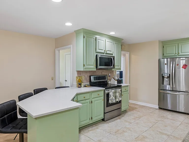 3317 Marcus Dr — Photo 12