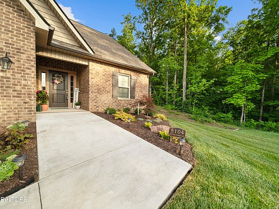 3rd image of 5104 Sandy Creek Ln
