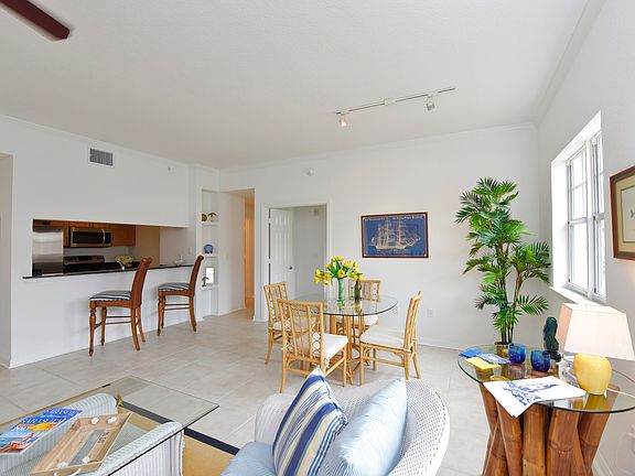 4th image of 1064 N Tamiami Trl Unit 1620