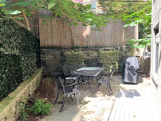 Rented by Gold & Appel Realty Corp | media 35