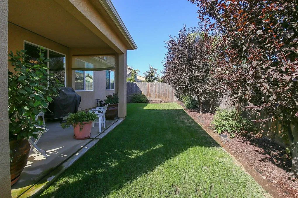 3167 Browning Ave — Photo 2