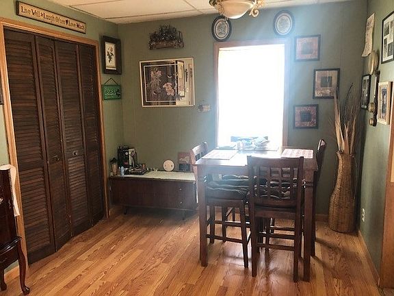 5th image of 12 Tamarack St
