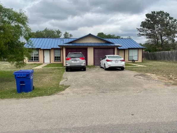 300-306 E South St, Camp Wood, TX 78833