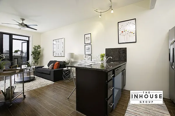 Rented by The InHouse Group | media 9