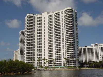 3530 Mystic Pointe Dr APT 807, Aventura, FL, 33180