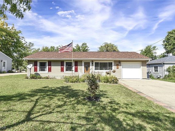3rd image of 365 Birch Hill Dr