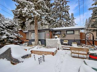 813 S 13th St, Canmore, AB T1W 1W5