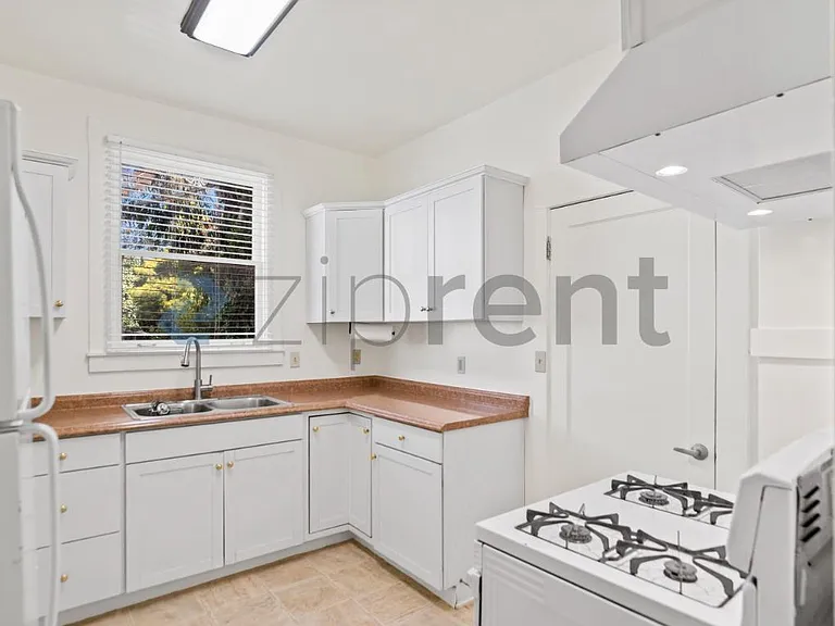 3060 Brook St — Photo 12