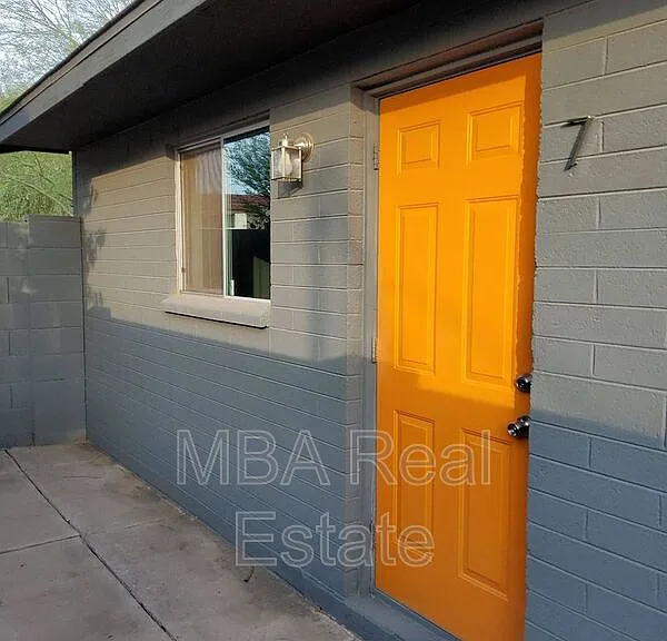3427 N 12th Pl #7 — Photo 1