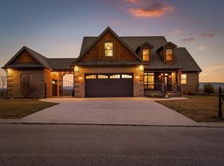 10927 High River Dr, Soddy Daisy, TN 37379