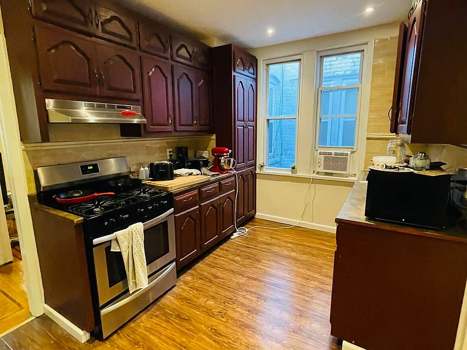 1st image of 2554 33rd St #2