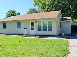 1507 Honeysuckle Ln, Champaign, IL 61821